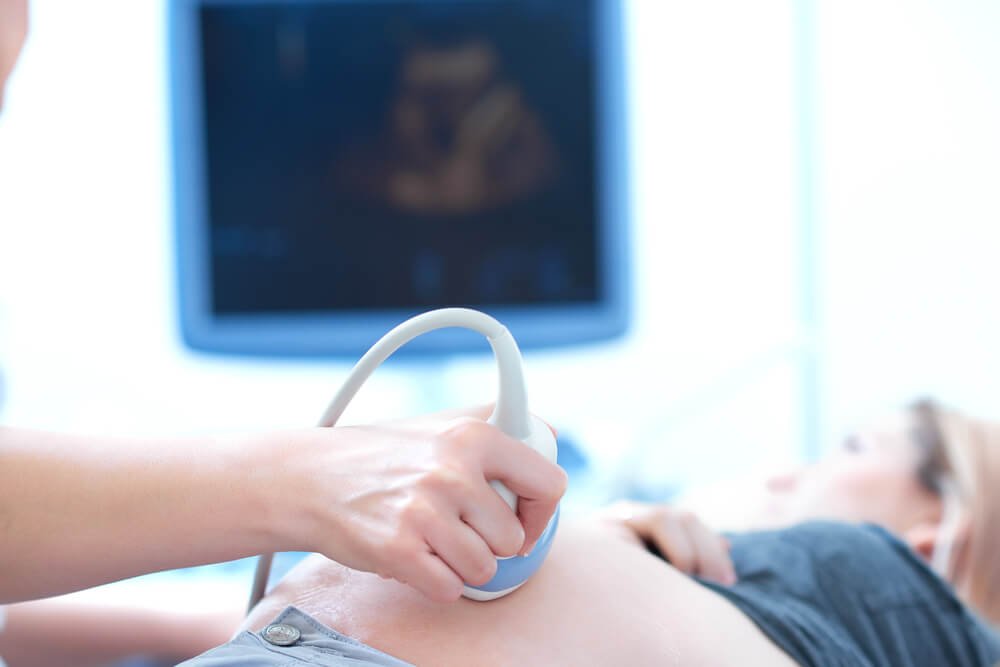 Gravida in timpul unei ecografii - Adeomed.ro