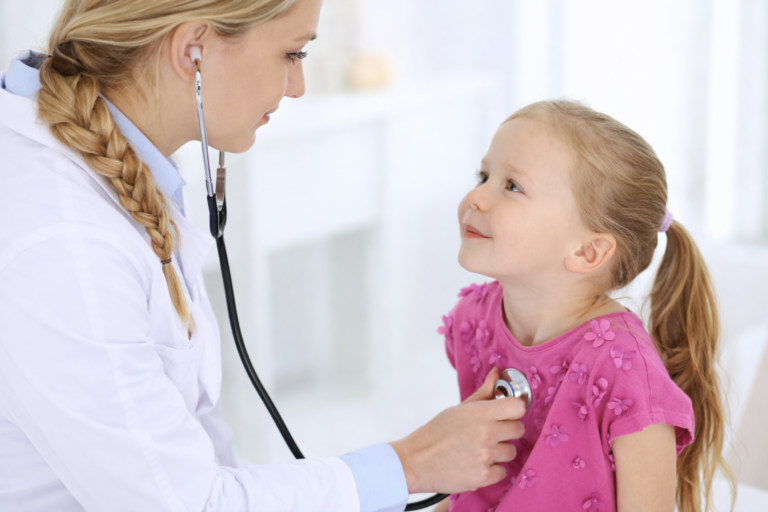 Prevenire boli respiratorii copii: sfaturi esențiale de la pneumologii Adeomed